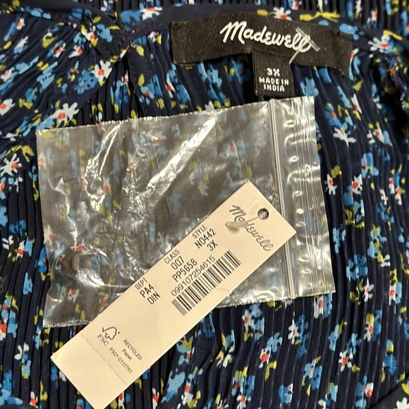 Madewell Crinkle Pleated Georgette Mini Dress in Blue Ditsy Floral - Picture 12 of 13